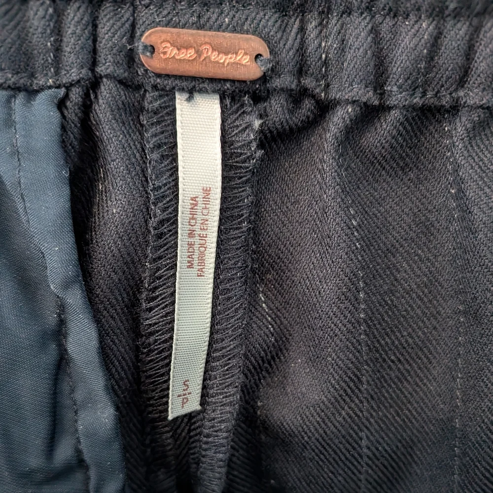 Free People Shakin All Over Pinstripe Cropped Pant Navy Blue Size‎ Academia S